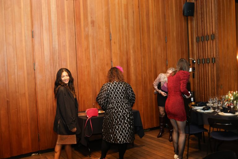 Photo cocktail attire